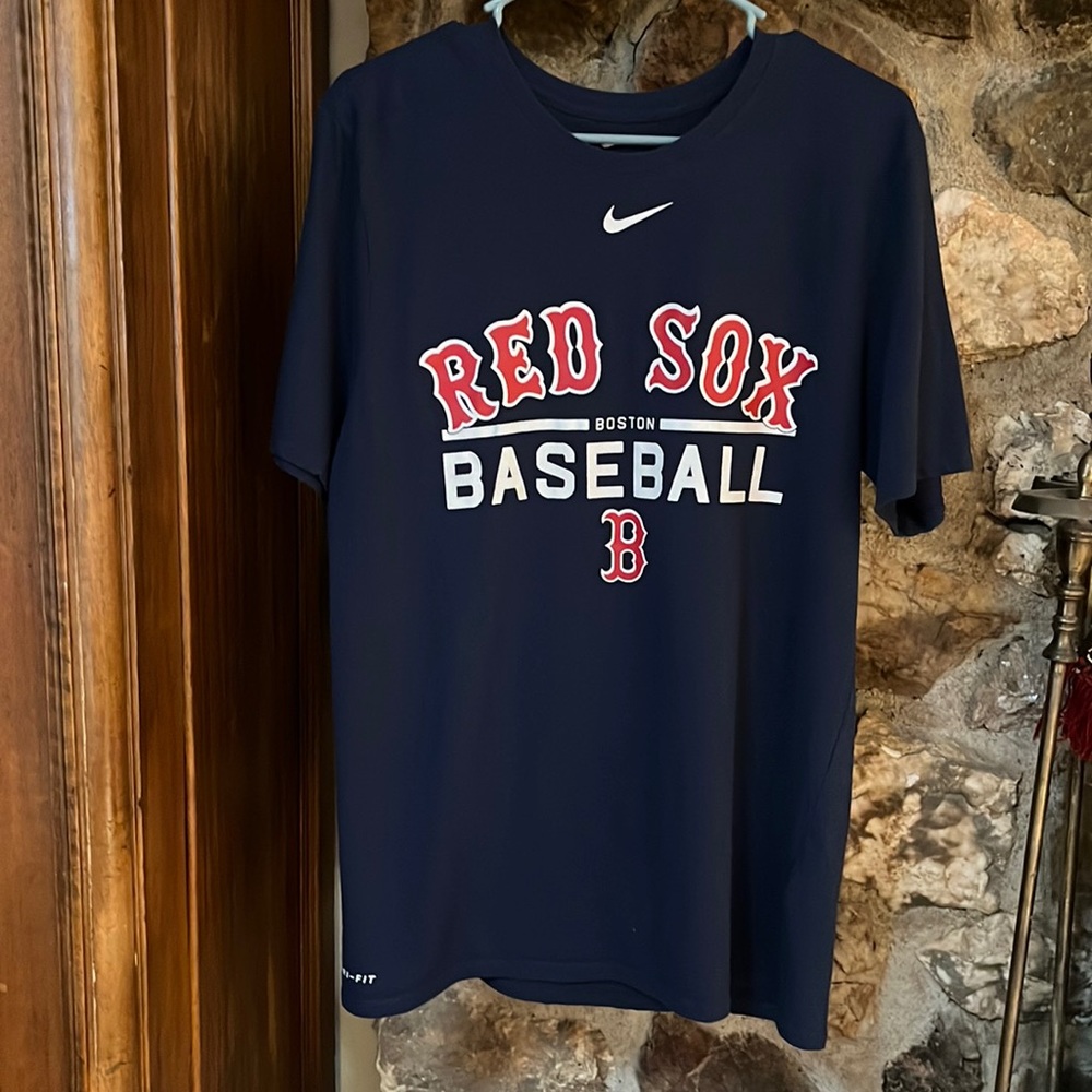 Mens size Large Red Sox Nike t-shirt